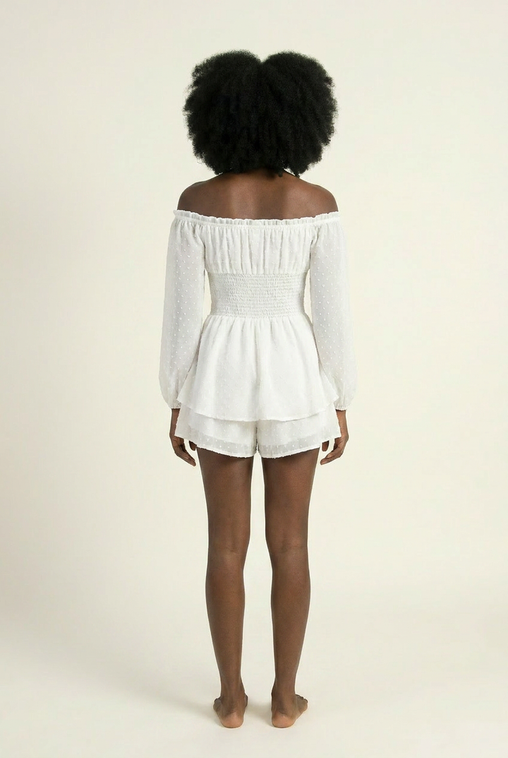 4|3|White
